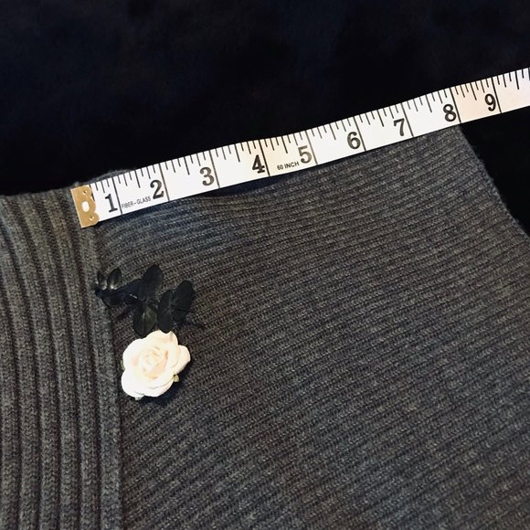 BANANA REPUBLIC Women's Short-Sleeved Sweater Charcoal Gray Sz S - Picture 4 of 11